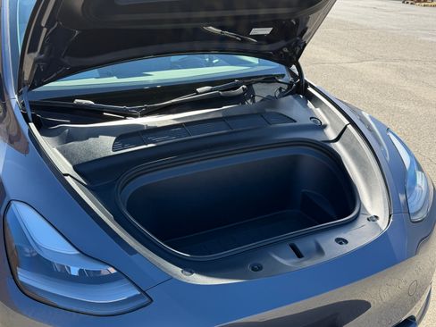 Used 2022 Tesla Model Y Performance image 16