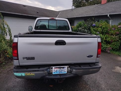 Used 2004 Ford F250 XL RWD image 5