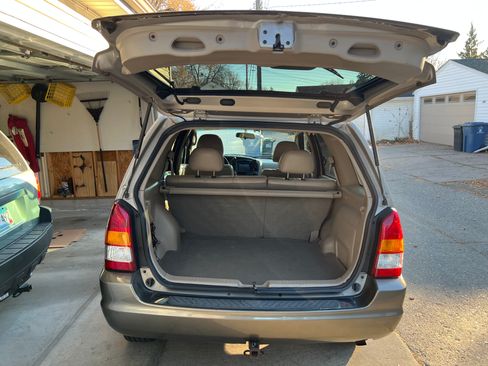 Used 2002 MAZDA Tribute ES image 4