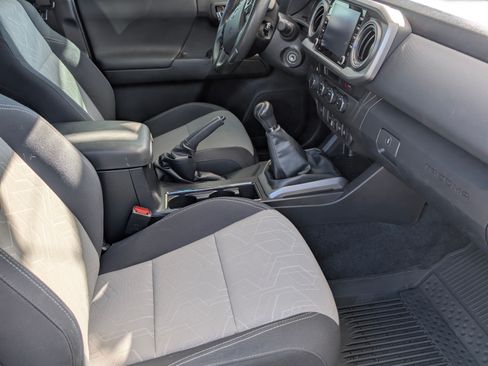 Used 2023 Toyota Tacoma TRD Sport w/ Advanced Technology Package image 12