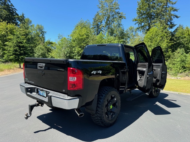 Used 2011 Chevrolet Silverado 1500 LT w/ All-Star Edition AWD/4WD image 4
