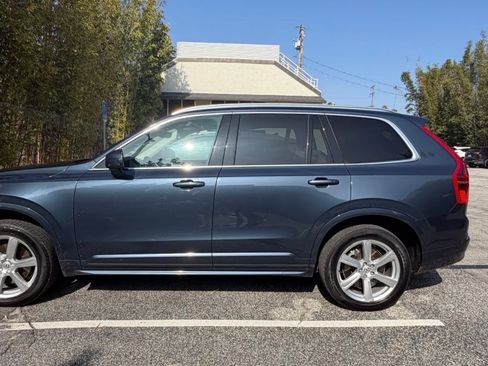 Used 2023 Volvo XC90 B5 Core image 10