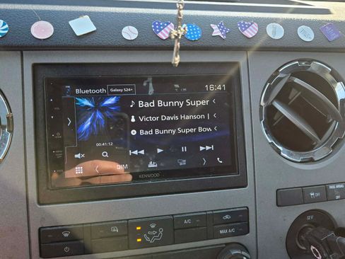 Used 2016 Ford F250 XLT w/ XLT Value Package image 8