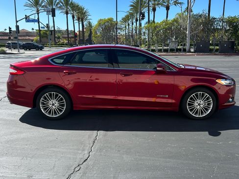 Used 2014 Ford Fusion SE w/ Equipment Group 502A image 4