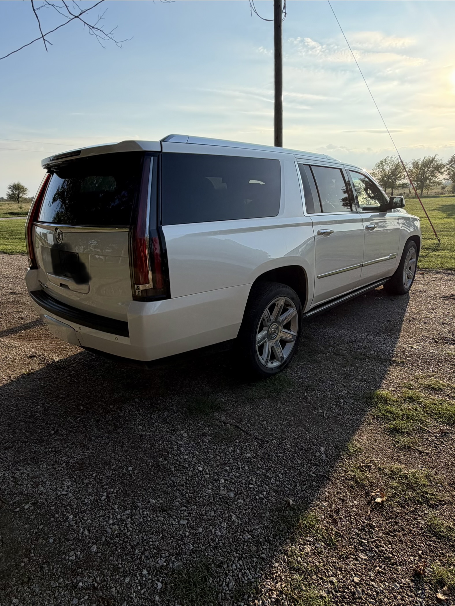 Used 2015 Cadillac Escalade ESV Premium AWD/4WD image 9