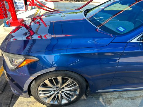 Used 2015 Hyundai Genesis 5.0 RWD image 4