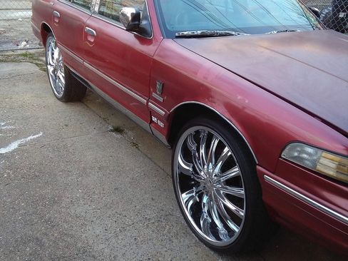 Used 1997 Ford Crown Victoria LX RWD image 2