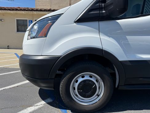 Used 2019 Ford Transit 250 148 Medium Roof image 5