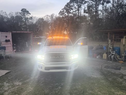 Used 2022 RAM 3500 Laramie image 18