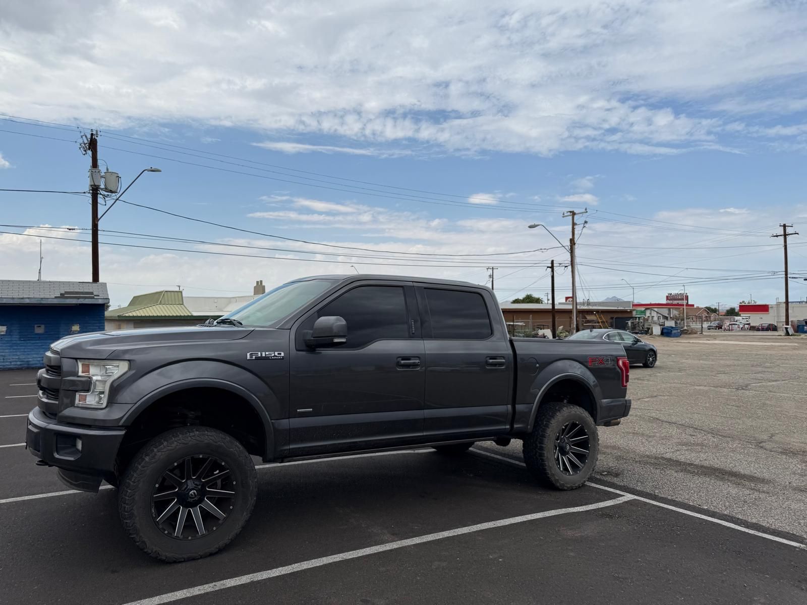 Used 2015 Ford F150 Lariat w/ Equipment Group 502A Luxury AWD/4WD image 1