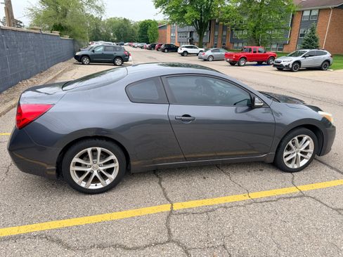 Used 2012 Nissan Altima 3.5 SR w/ Technology Pkg FWD image 14