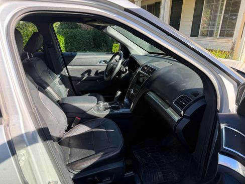 Used 2018 Ford Explorer Sport w/ Equipment Group 401A AWD/4WD image 11