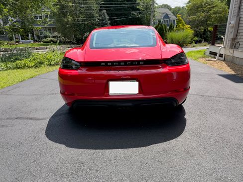 Used 2019 Porsche 718 Cayman GTS RWD image 8