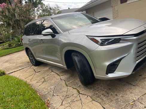 Used 2025 Lexus TX 350 AWD w/ Technology Package image 4