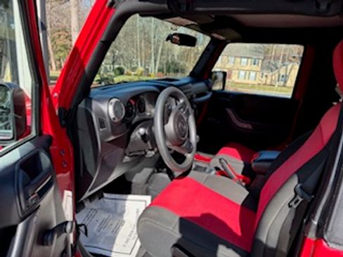 Used 2011 Jeep Wrangler Sport image 6