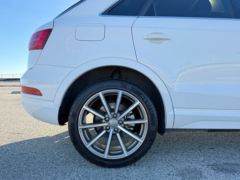 Used 2018 Audi Q3 2.0T Premium Plus w/ Premium Plus Package image 22