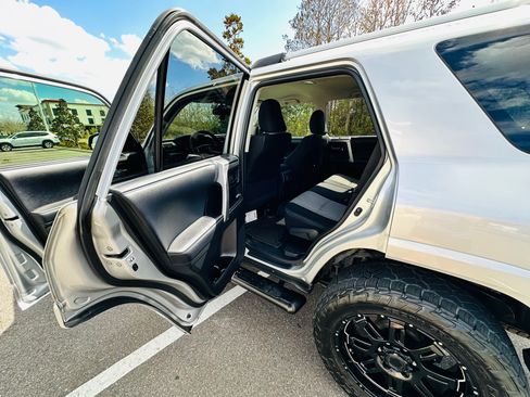 Used 2019 Toyota 4Runner SR5 image 21