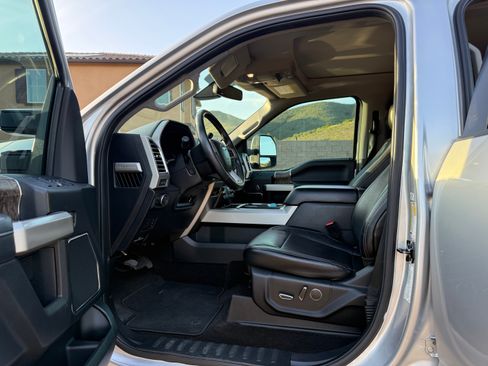 Used 2017 Ford F250 Lariat w/ Lariat Ultimate Package image 23