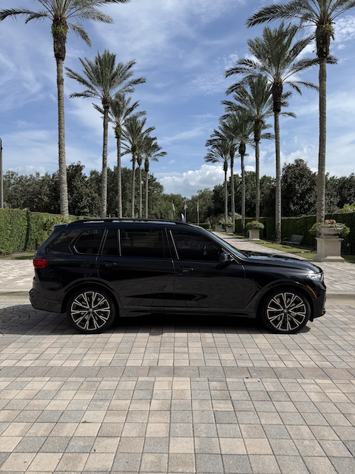 Used 2020 BMW X7 M50i AWD/4WD image 1
