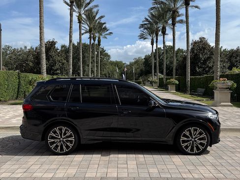 Used 2020 BMW X7 M50i AWD/4WD image 1