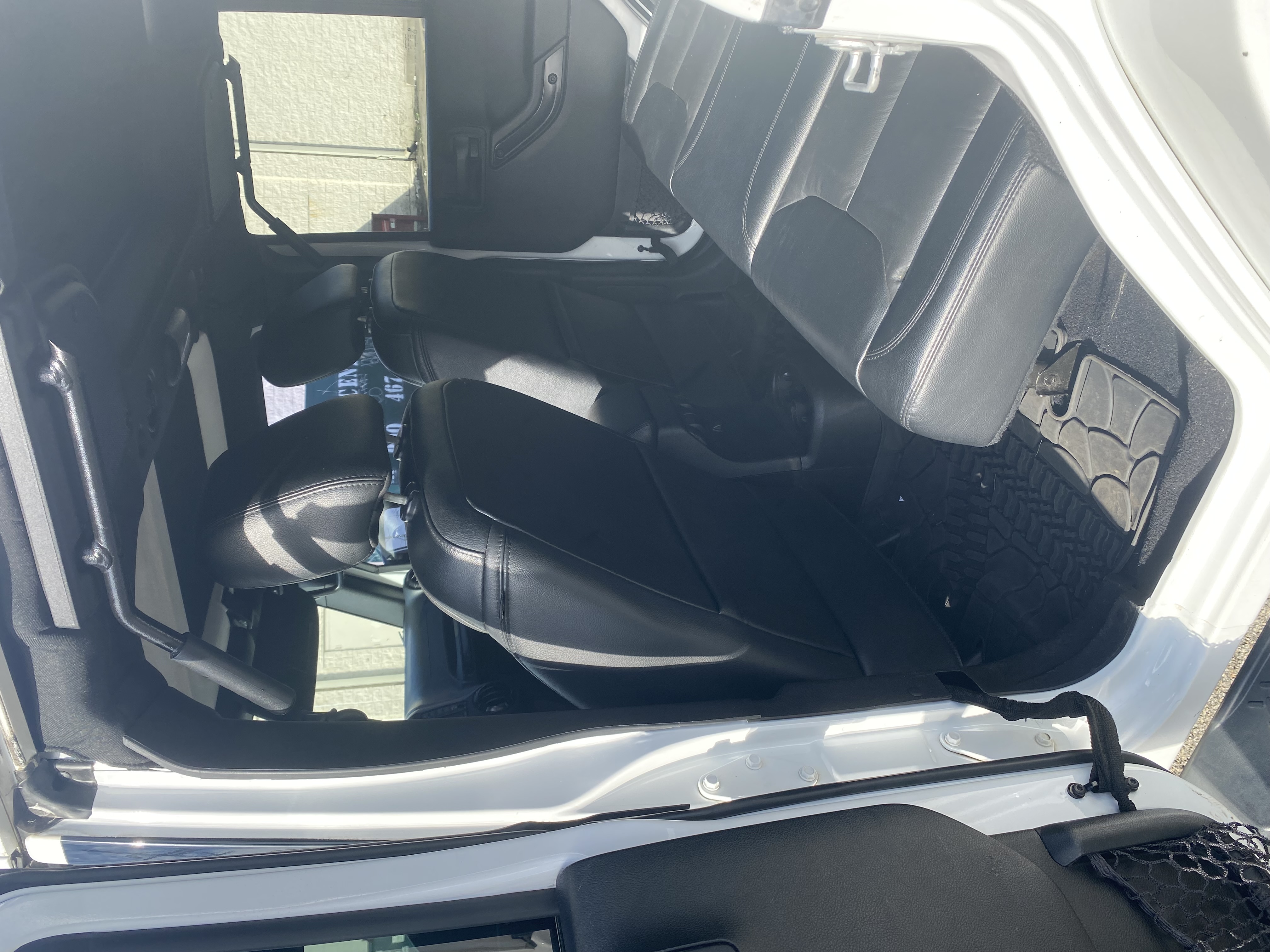 Used 2017 Jeep Wrangler Unlimited Sahara AWD/4WD image 13