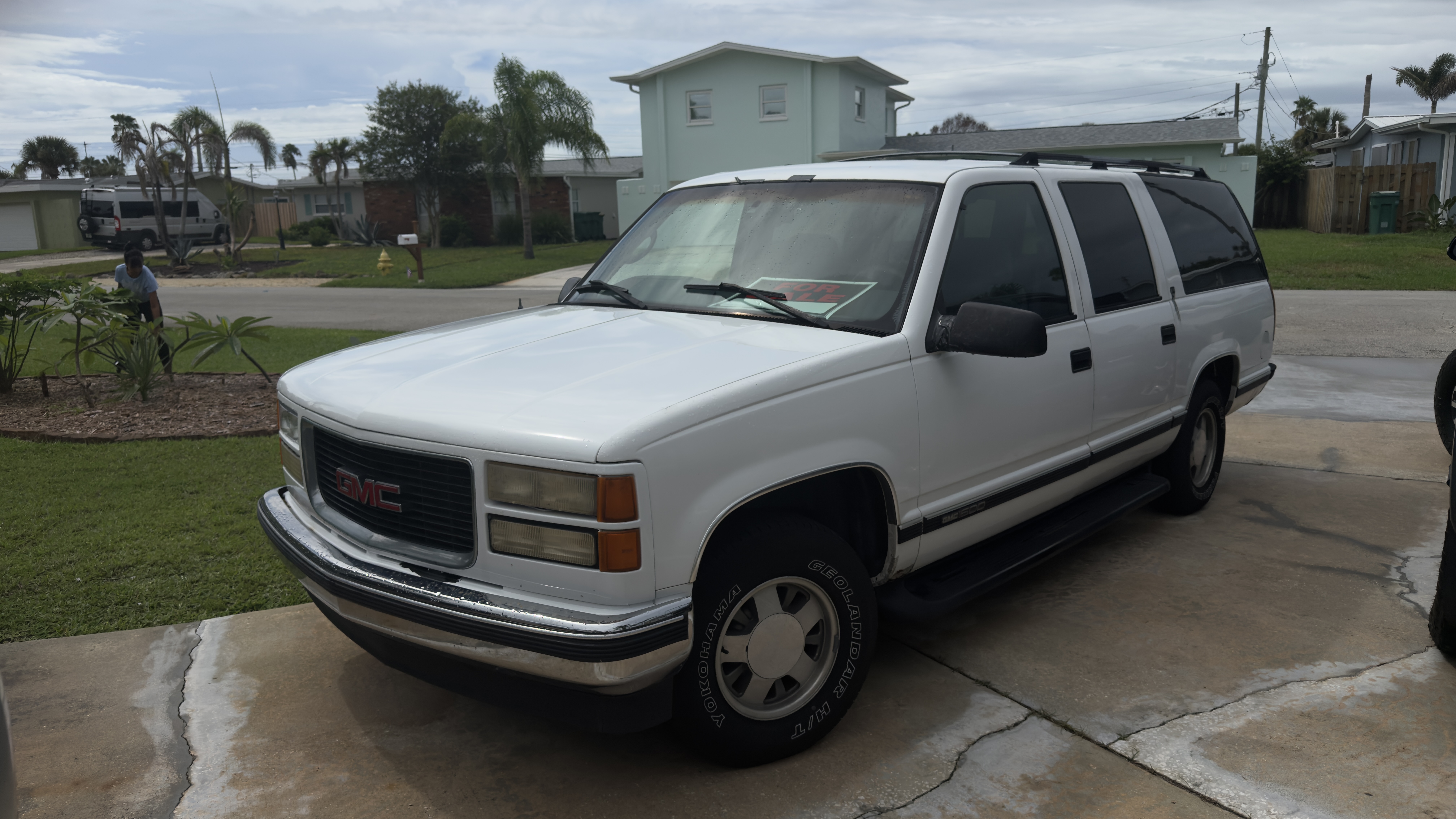 Used 1999 GMC Suburban 2WD w/ Marketing Opt Pkg 2 image 1