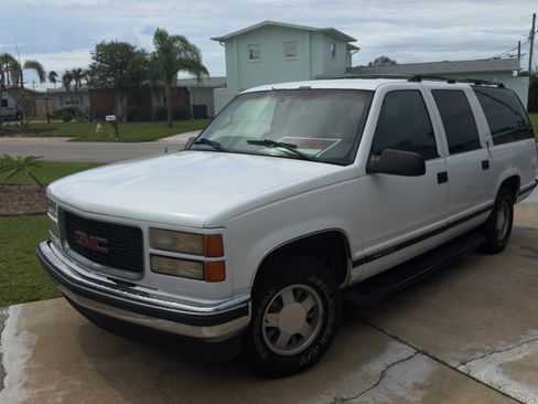 Used 1999 GMC Suburban 2WD w/ Marketing Opt Pkg 2 image 1