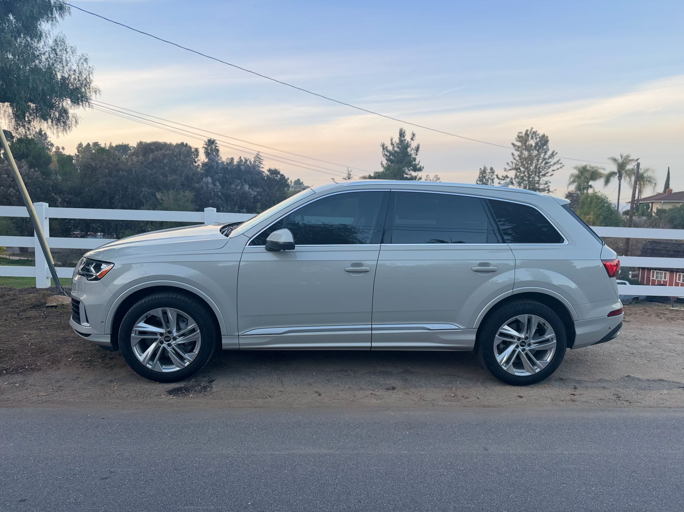 Used 2021 Audi Q7 3.0T Premium Plus w/ Premium Plus Package AWD/4WD image 4