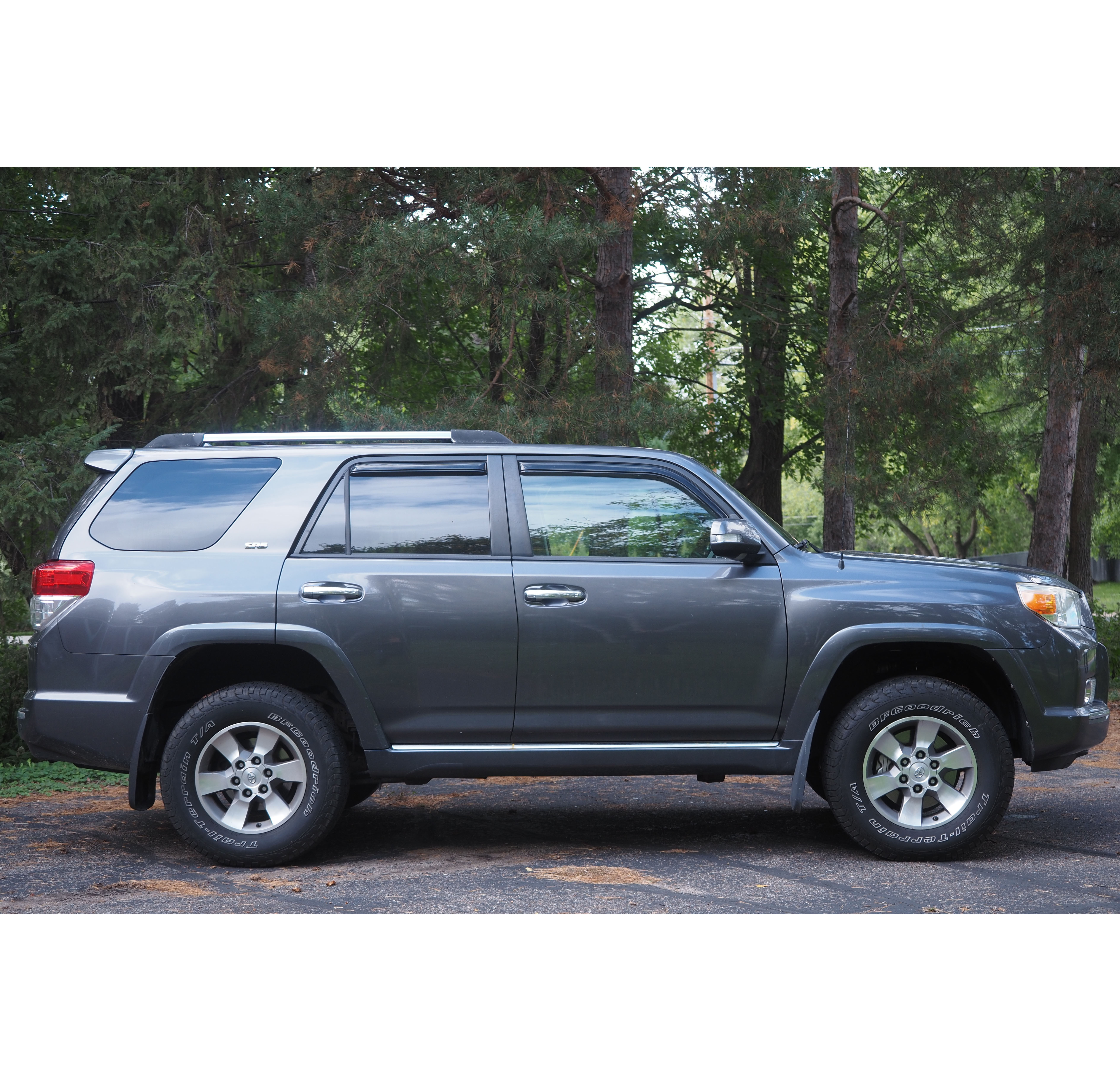 Used 2010 Toyota 4Runner SR5 AWD/4WD image 1