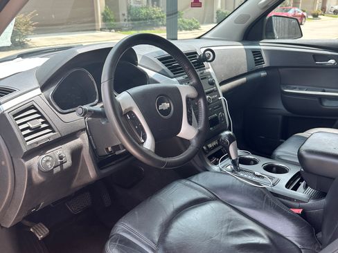 Used 2012 Chevrolet Traverse LT FWD image 12