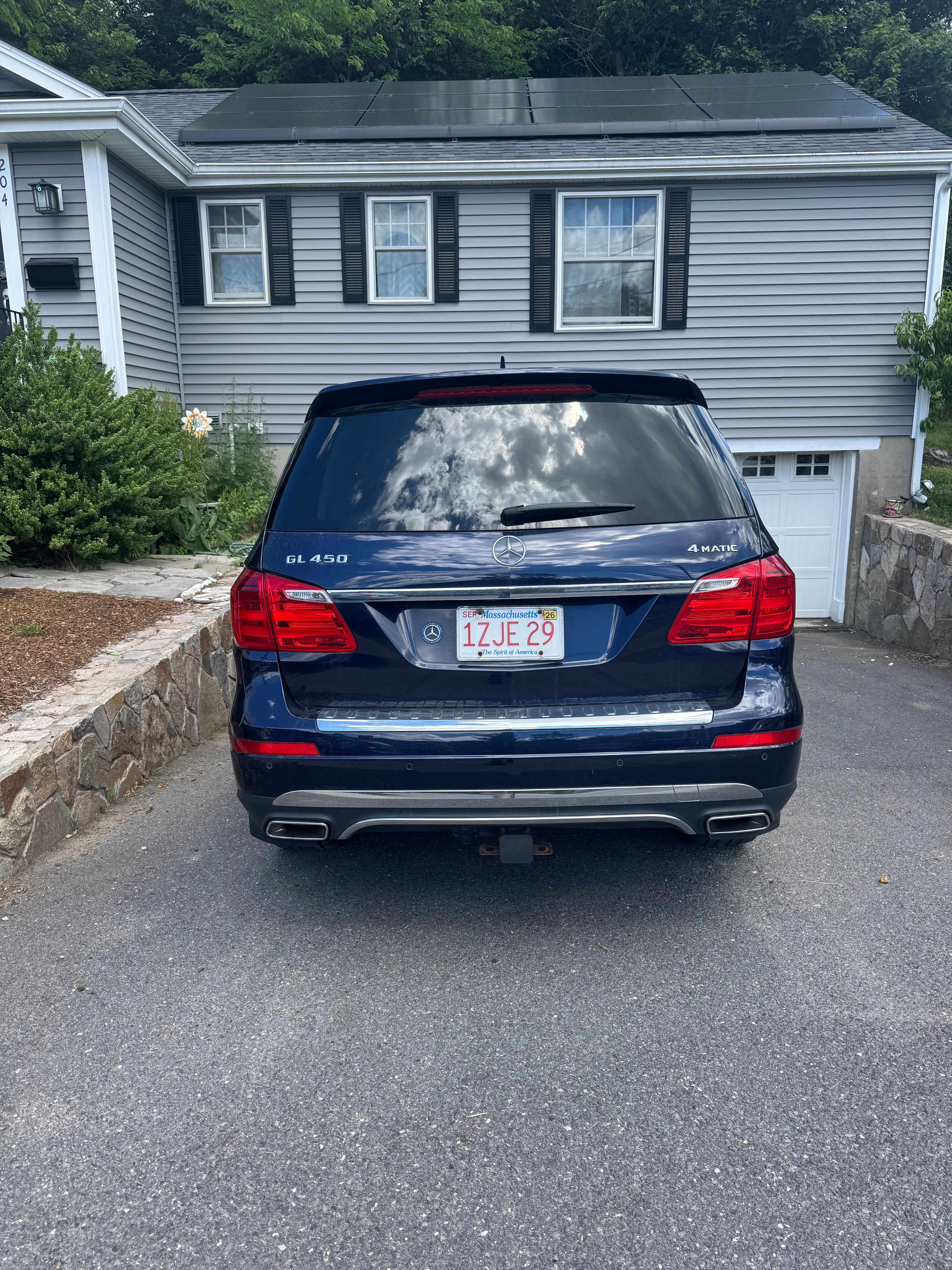 Used 2015 Mercedes-Benz GL 450 4MATIC image 4
