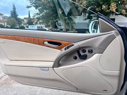 Used 2005 Mercedes-Benz SL 500 image 10