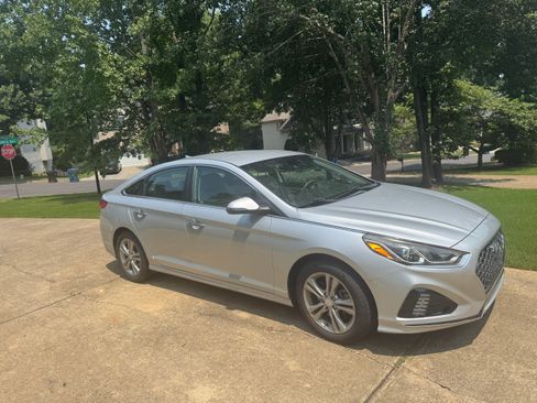 Used 2019 Hyundai Sonata SEL w/ Tech Package 02 FWD image 1