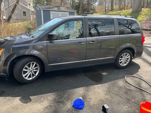 Used 2019 Dodge Grand Caravan SXT image 10