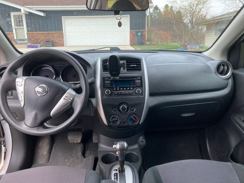 Used 2017 Nissan Versa SV image 6