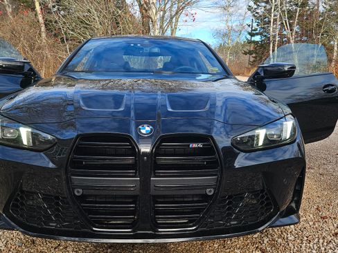 Used 2025 BMW M4 Coupe w/ Executive Package RWD image 13