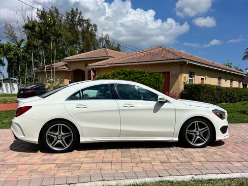 Used 2015 Mercedes-Benz CLA 250 image 4