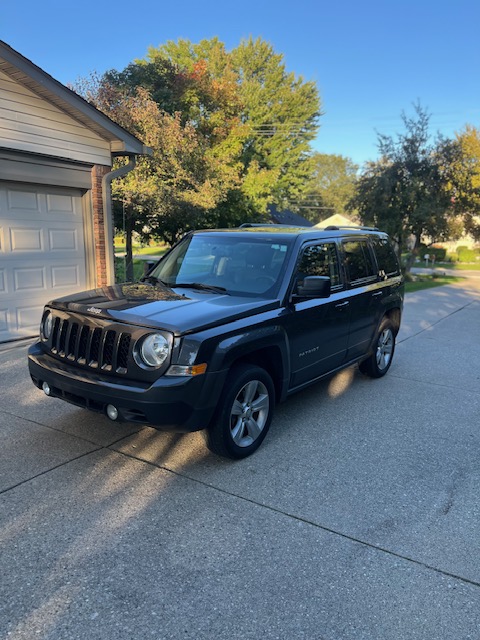 Used 2015 Jeep Patriot Limited w/ Sun/Sound Group AWD/4WD image 9