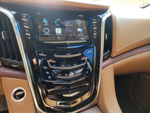 Used 2016 Cadillac Escalade ESV Platinum image 14