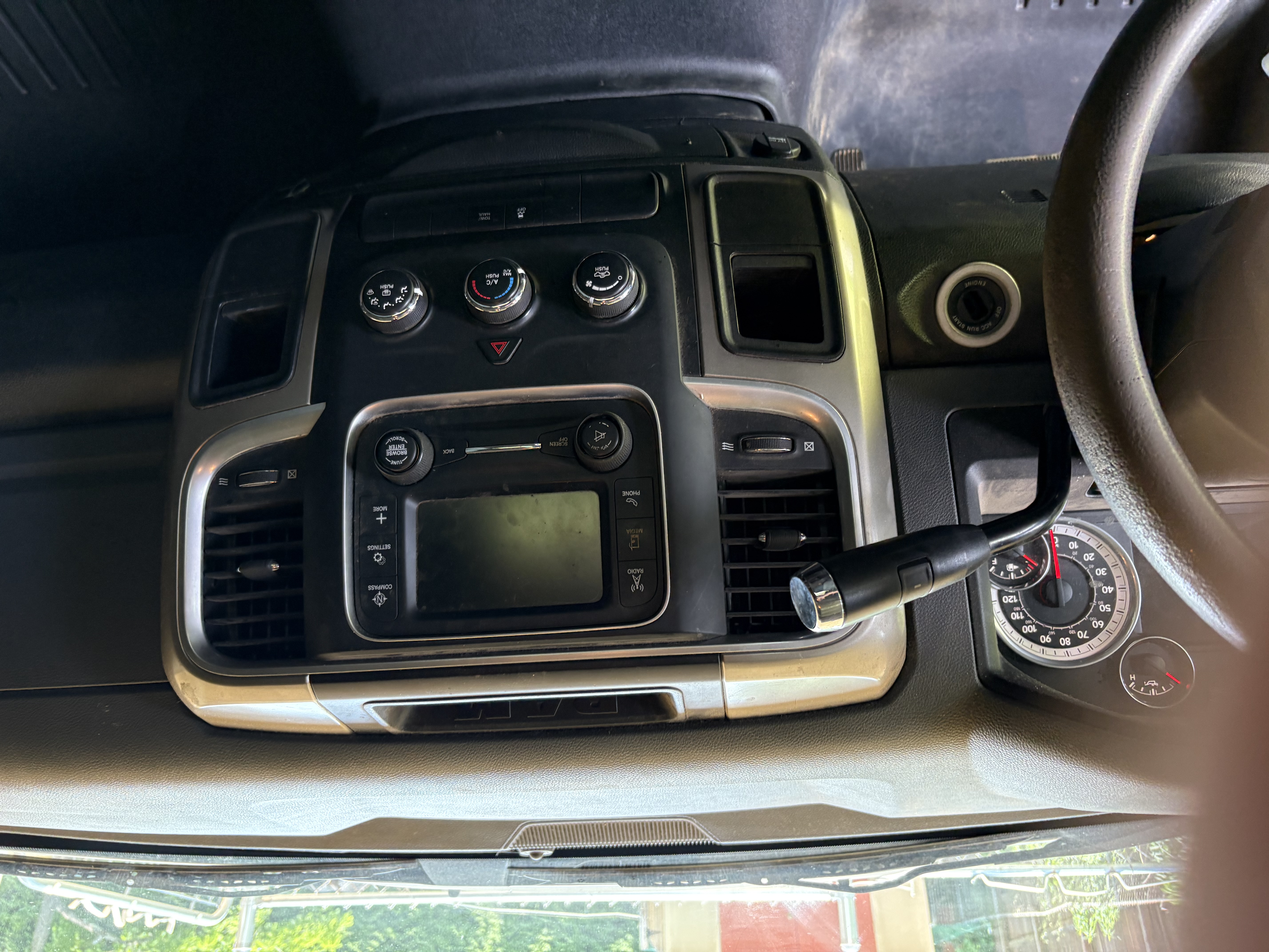 Used 2013 RAM 1500 Classic SLT w/ Premium Display Pkg RWD image 6