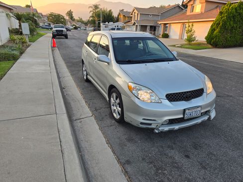 Used 2004 Toyota Matrix XR image 4