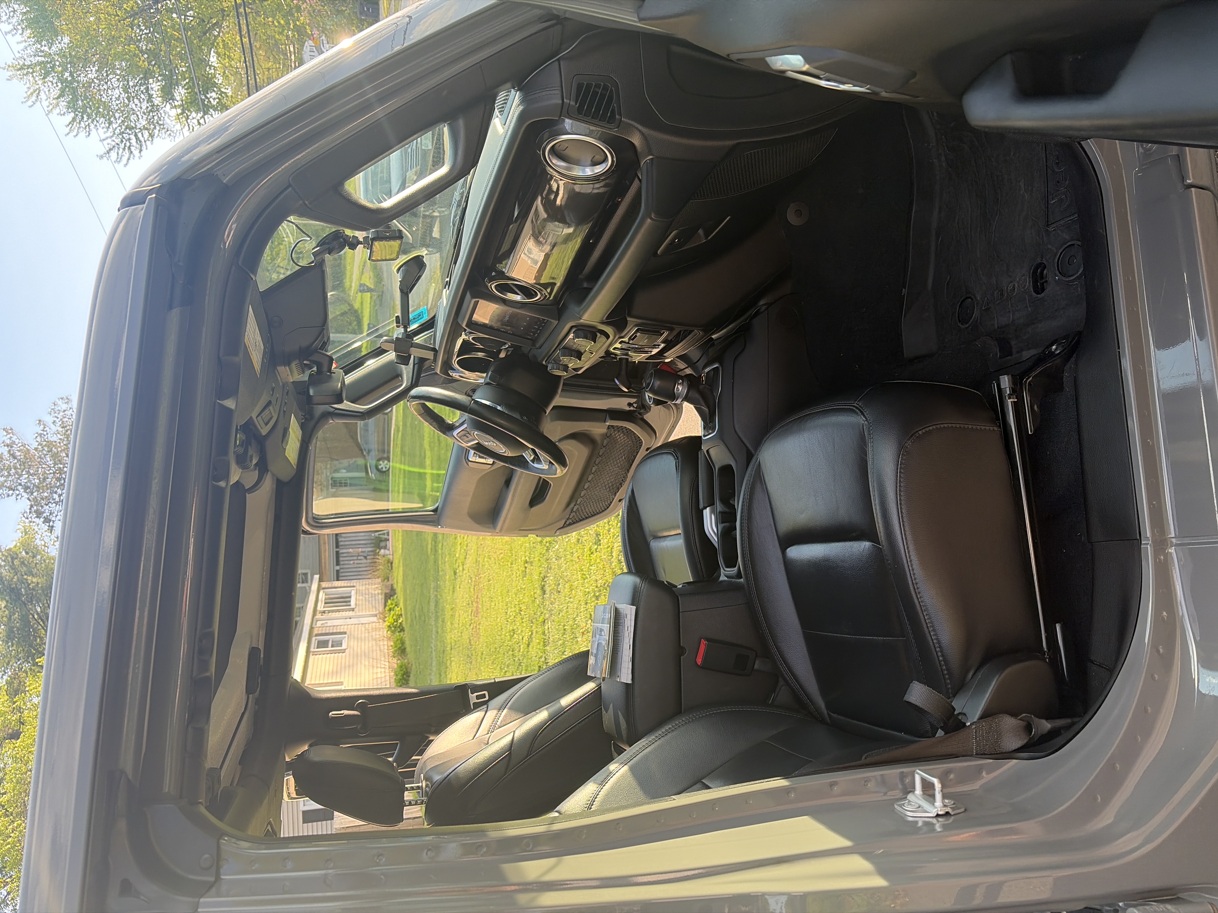 Used 2020 Jeep Wrangler Unlimited Sahara AWD/4WD image 13