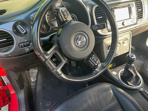 Used 2013 Volkswagen Beetle 2.0T FWD image 13