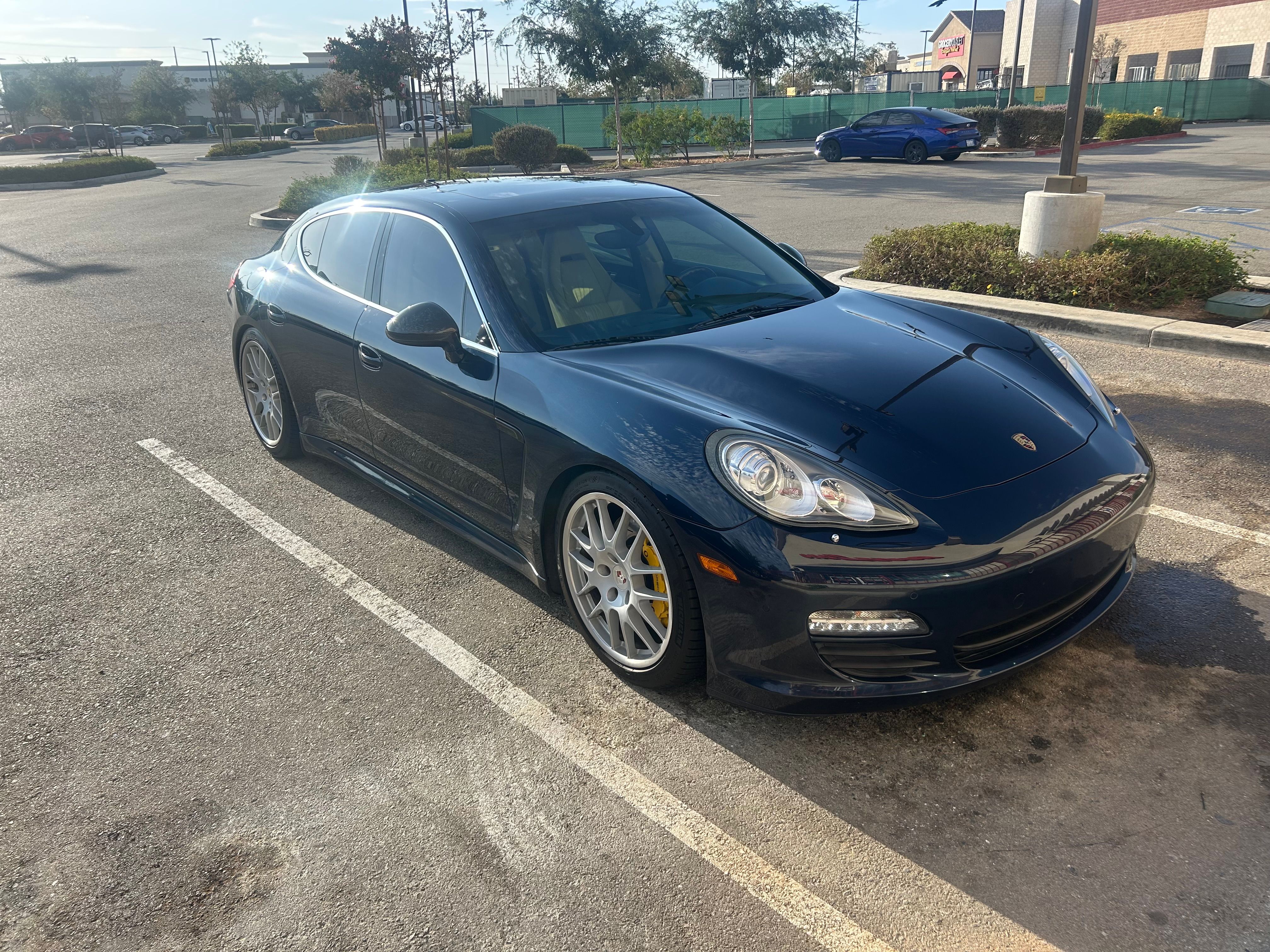 Used 2010 Porsche Panamera S RWD image 8