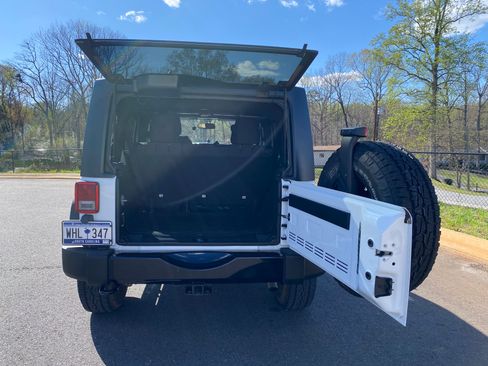 Used 2017 Jeep Wrangler Unlimited Sport image 6