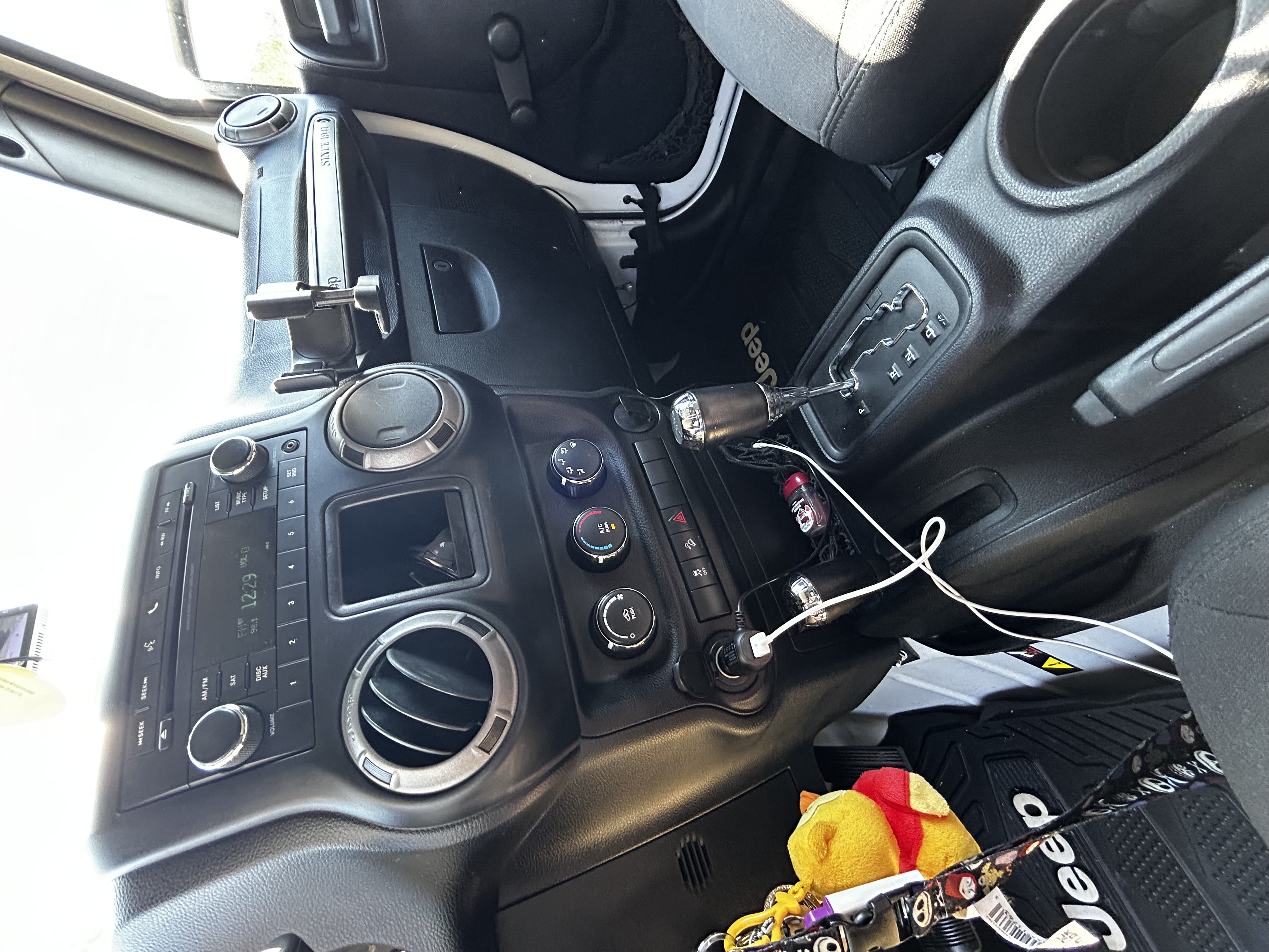 Used 2016 Jeep Wrangler Sport w/ Connectivity Group AWD/4WD image 16