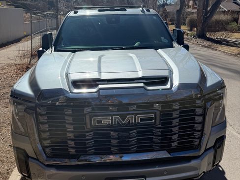 Used 2024 GMC Sierra 3500 Denali Ultimate image 8