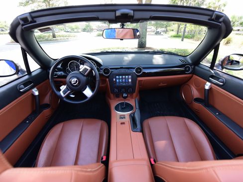 Used 2007 MAZDA MX-5 Miata Grand Touring w/ Premium Pkg image 6