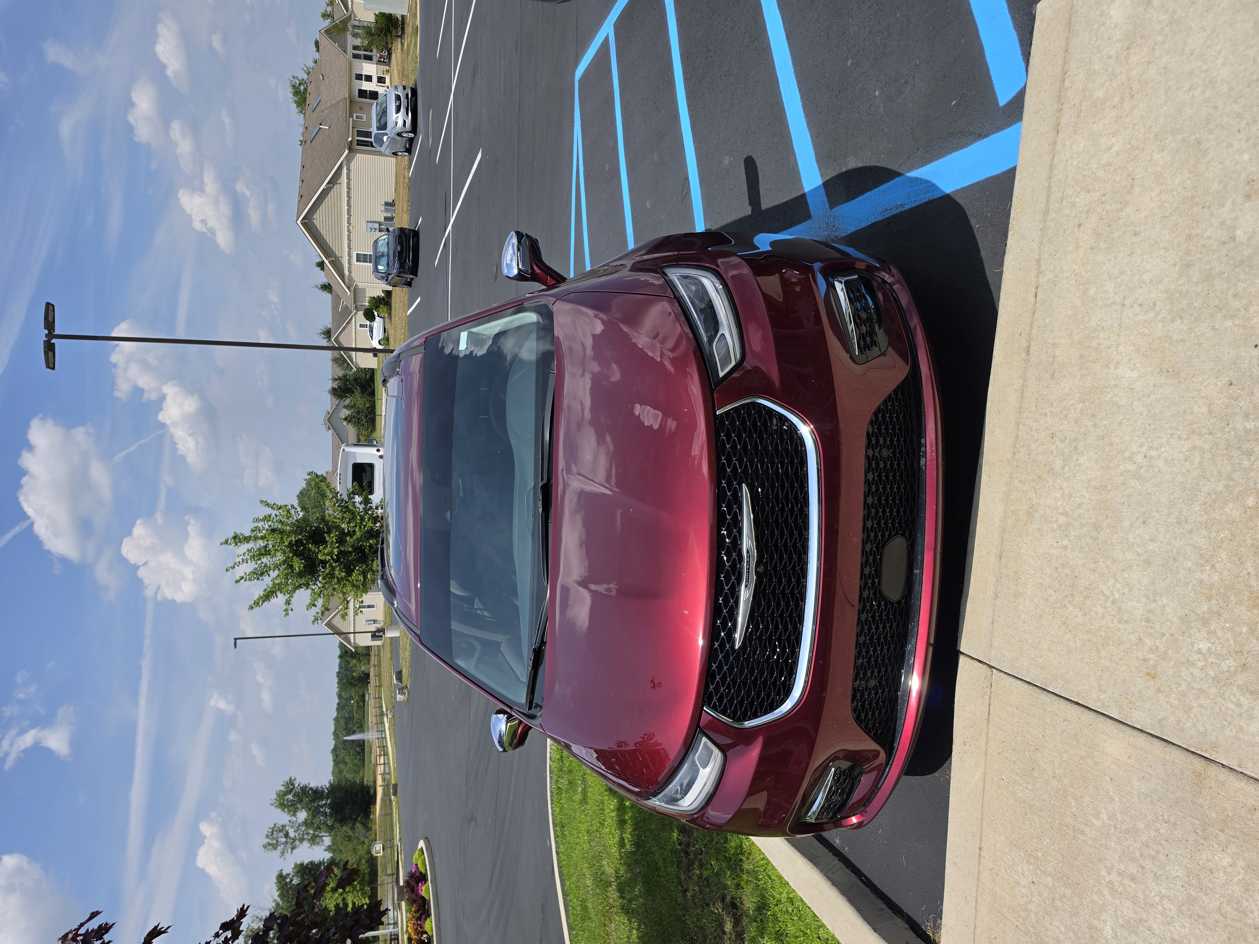 Used 2022 Chrysler Pacifica Limited AWD/4WD image 1