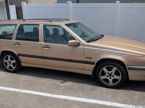 Used 1996 Volvo 850 Turbo FWD image 1
